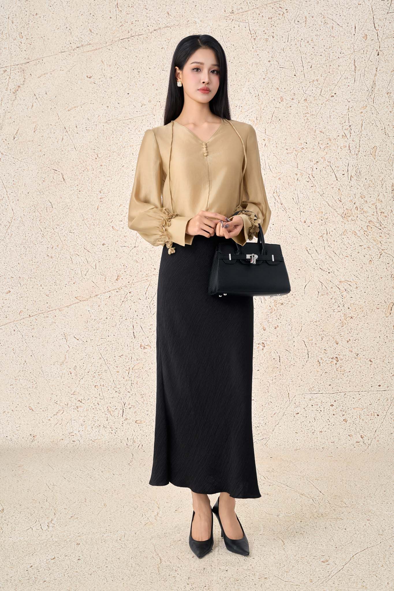 FAS33972 - Áo sơ mi công sở vải tơ dáng suông cổ xẻ V phối dây hoa tạo kiểu tay bồng phối măng séc gấu áo bo chun ôm - PANTIO