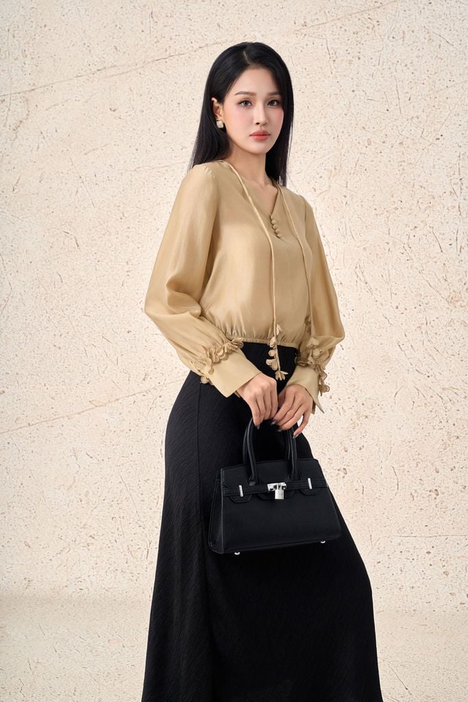 FAS33972 - Áo sơ mi công sở vải tơ dáng suông cổ xẻ V phối dây hoa tạo kiểu tay bồng phối măng séc gấu áo bo chun ôm - PANTIO