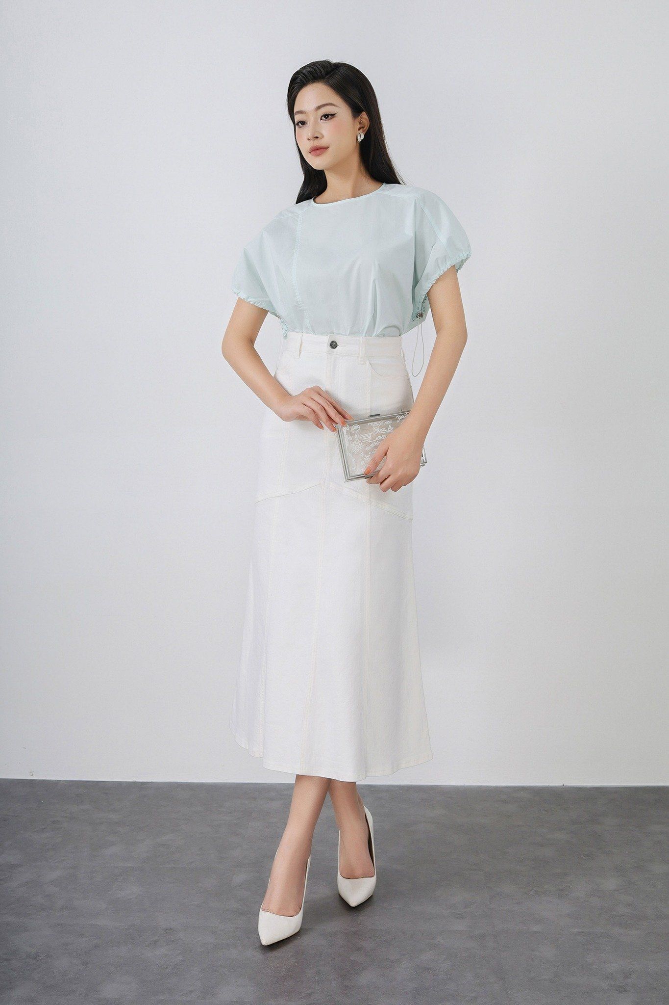 FAS33998 - Áo sơ mi kiểu công sở vải thô kate dáng croptop cổ tròn tay rộng bo chun rút tạo kiểu - PANTIO