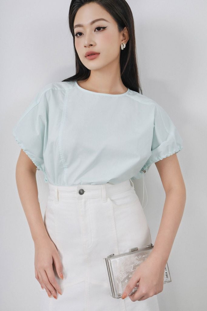 FAS33998 - Áo sơ mi kiểu công sở vải thô kate dáng croptop cổ tròn tay rộng bo chun rút tạo kiểu - PANTIO