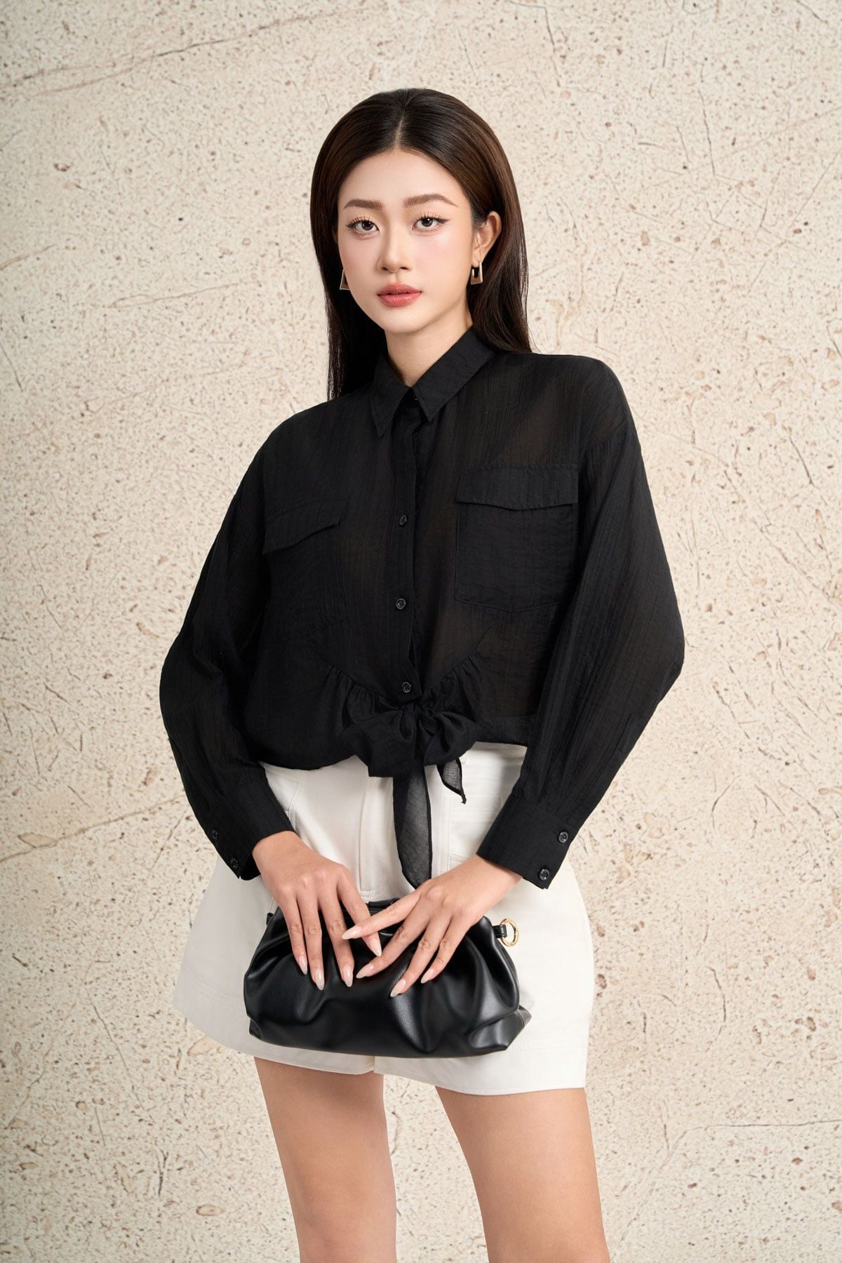 FAS34012 - Áo sơ mi công sở vải tơ dáng suông cổ đức tay dài phối măng sec ngực áo có túi gấu áo phối vạt thắt tạo kiểu - PANTIO