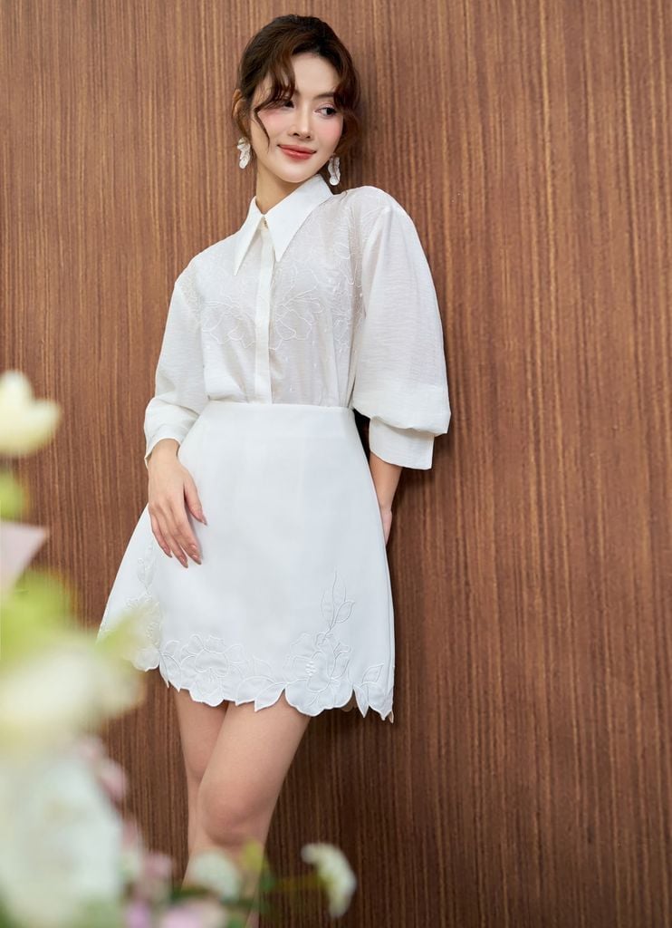 FAS34023 - Áo sơ mi công sở vải tơ dáng suông cổ đức tay dài phối măng séc cài khuy trước - PANTIO