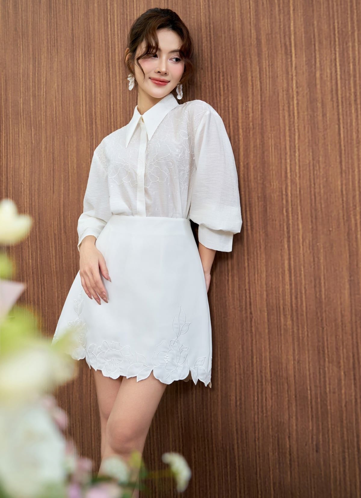 FAS34023 - Áo sơ mi công sở vải tơ dáng suông cổ đức tay dài phối măng séc cài khuy trước - PANTIO