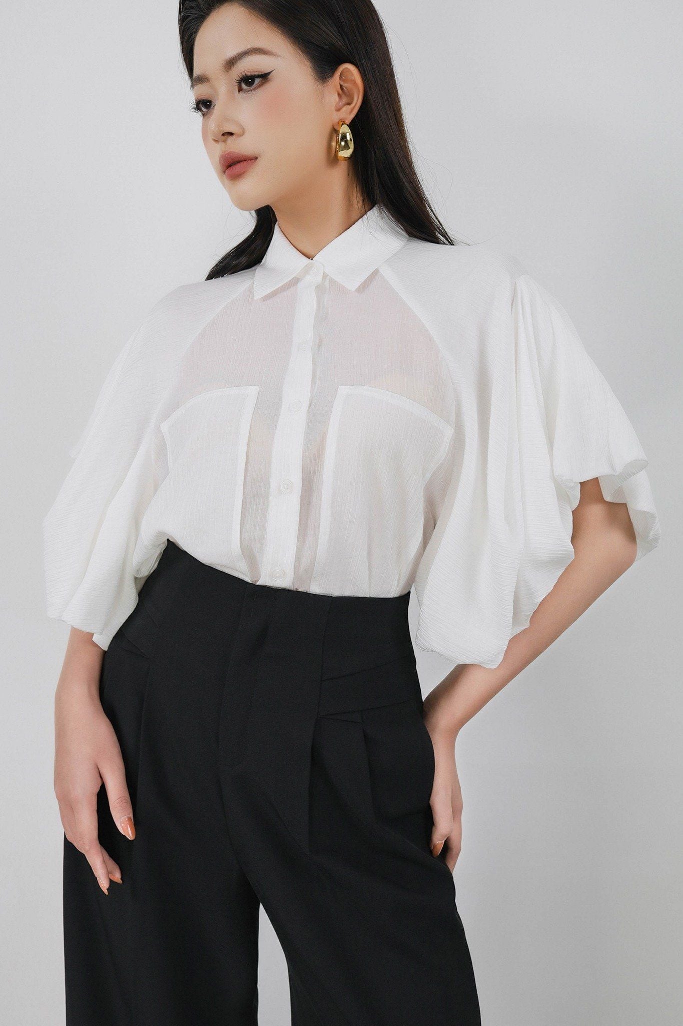 FAS34059 - Áo sơ mi công sở vải thô mỏng dáng suông cổ đức tay phồng bo chun thời trang thân áo có túi tạo kiểu - PANTIO