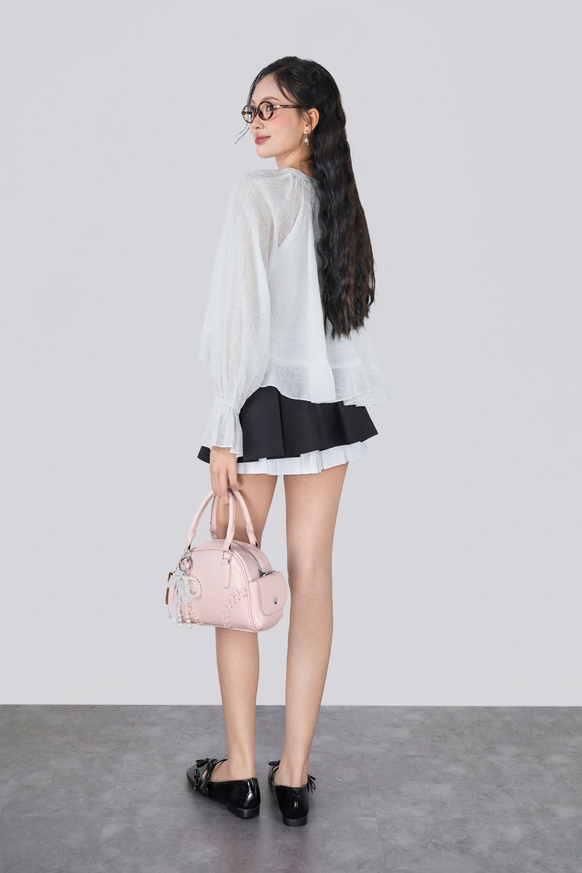 FAS34063 - Áo sơ mi vải tơ nhăn dáng suông cổ tròn tay dài bo chun tay gấu áo phối viền bèo tạo kiểu - JAN.