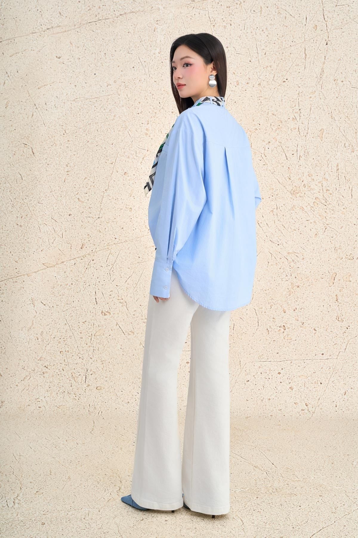 FAS34067 - Áo sơ mi công sở vải thô kate dáng suông cổ bẻ tay dài kèm khăn lụa thắt tạo kiểu - PANTIO