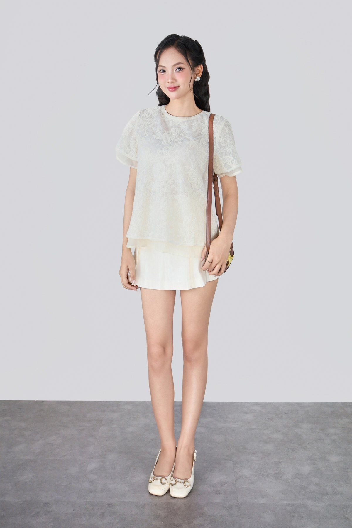 FAS34071 - Áo sơ mi vải ren hoa dáng suông hai lớp cổ tròn tay cộc - JAN.