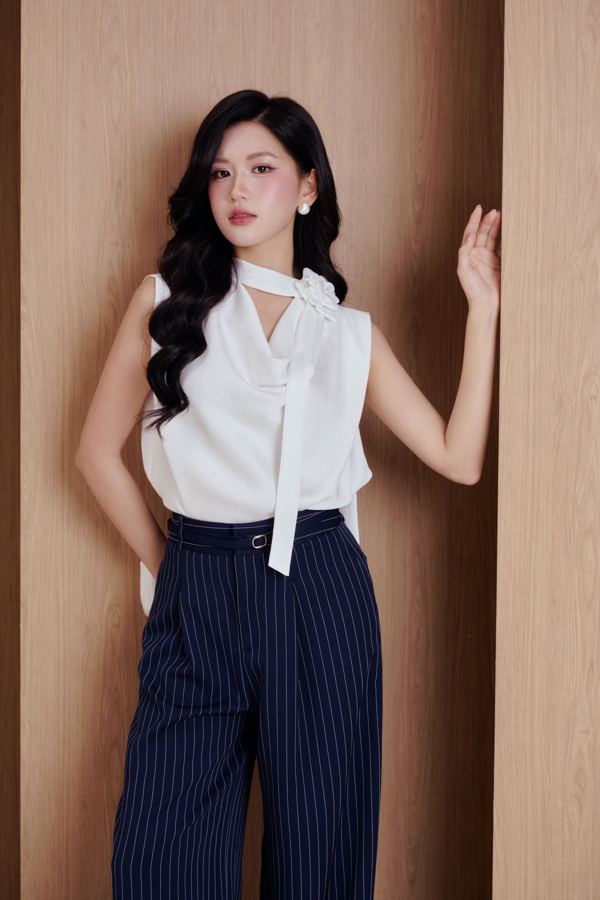 FQD31233 - Quần dài công sở vải thô kẻ dáng suông ống rộng cạp cao phối dây thắt tạo kiểu khoá thân trước - PANTIO