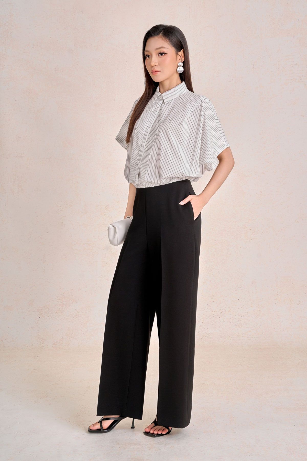 FAS34139 - Áo sơ mi công sở vải thô kate dáng ngắn cổ đức tay lỡ gấu áo bo chun tạo kiểu - PANTIO