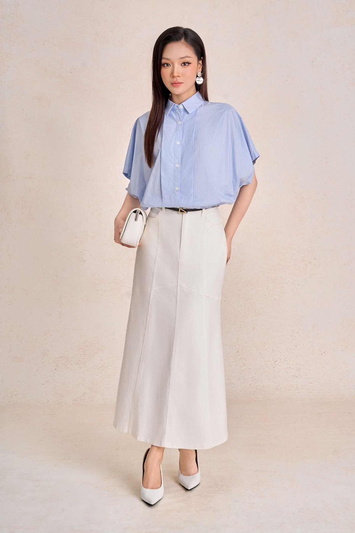 FAS34139 - Áo sơ mi công sở vải thô kate dáng ngắn cổ đức tay lỡ gấu áo bo chun tạo kiểu - PANTIO