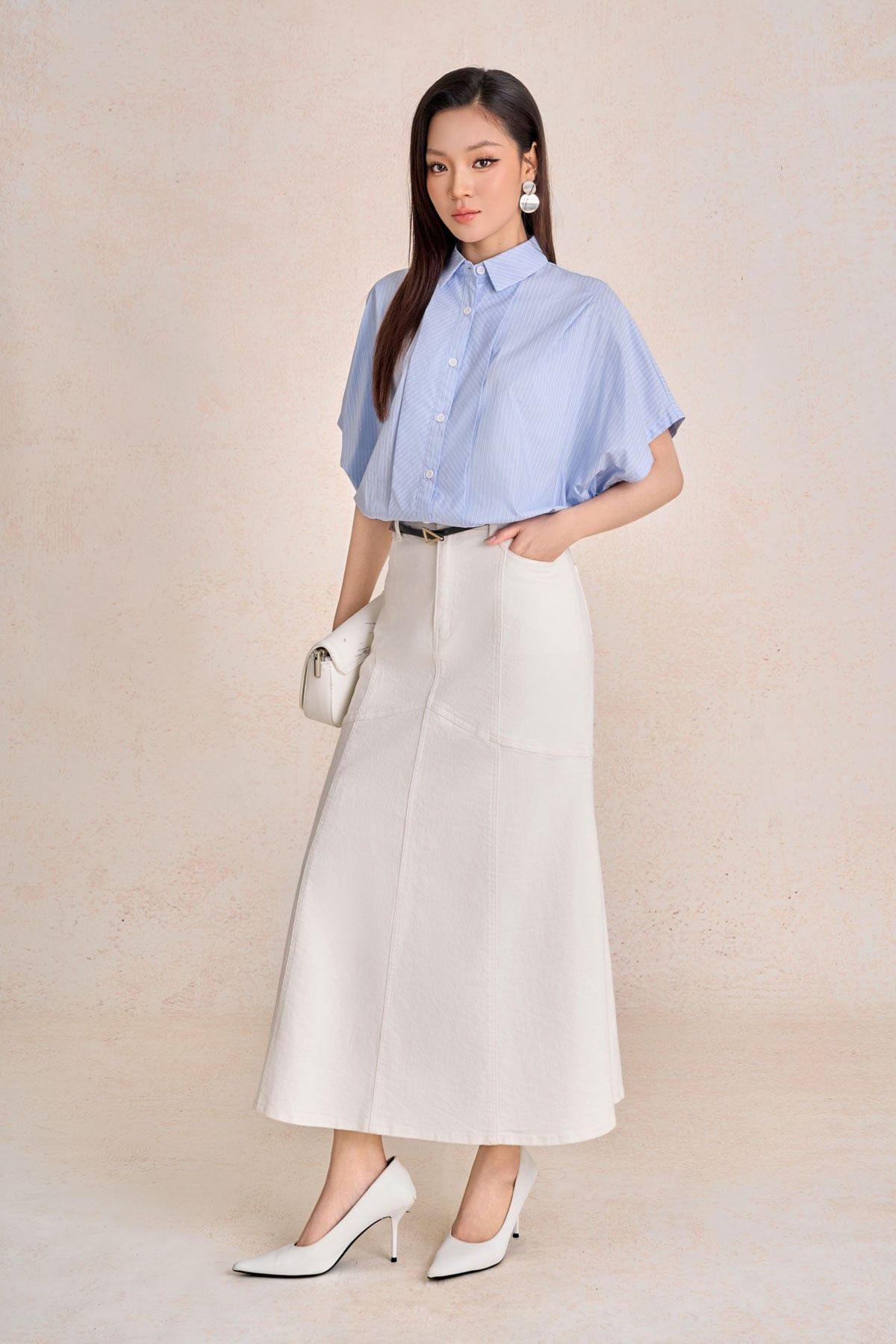 FAS34139 - Áo sơ mi công sở vải thô kate dáng ngắn cổ đức tay lỡ gấu áo bo chun tạo kiểu - PANTIO