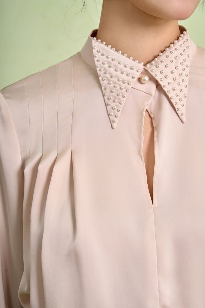 FAS53808 - Áo sơ mi công sở vải lụa bóng dáng suông cổ đức đính ngọc cao cấp thân áo phối ly bong tạo kiểu - PANTIO