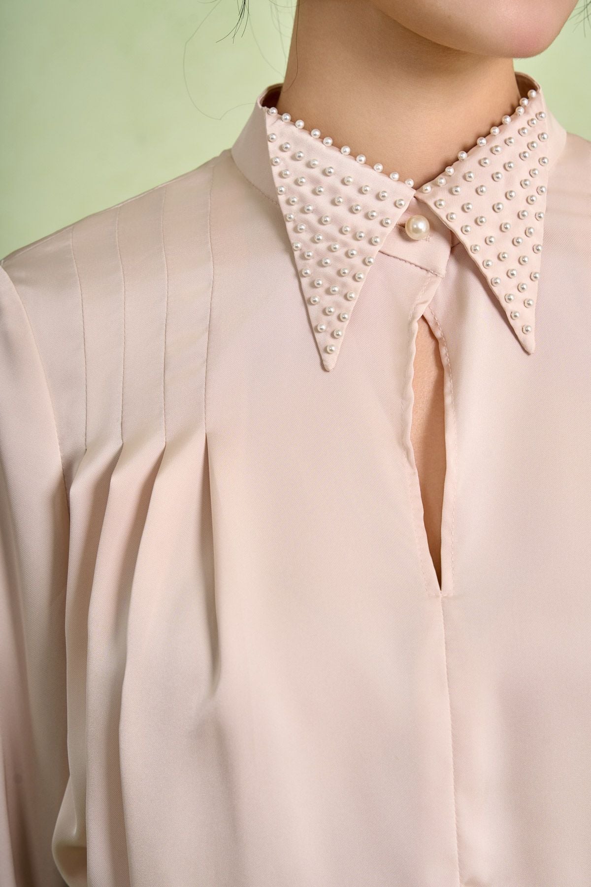 FAS53808 - Áo sơ mi công sở vải lụa bóng dáng suông cổ đức đính ngọc cao cấp thân áo phối ly bong tạo kiểu - PANTIO