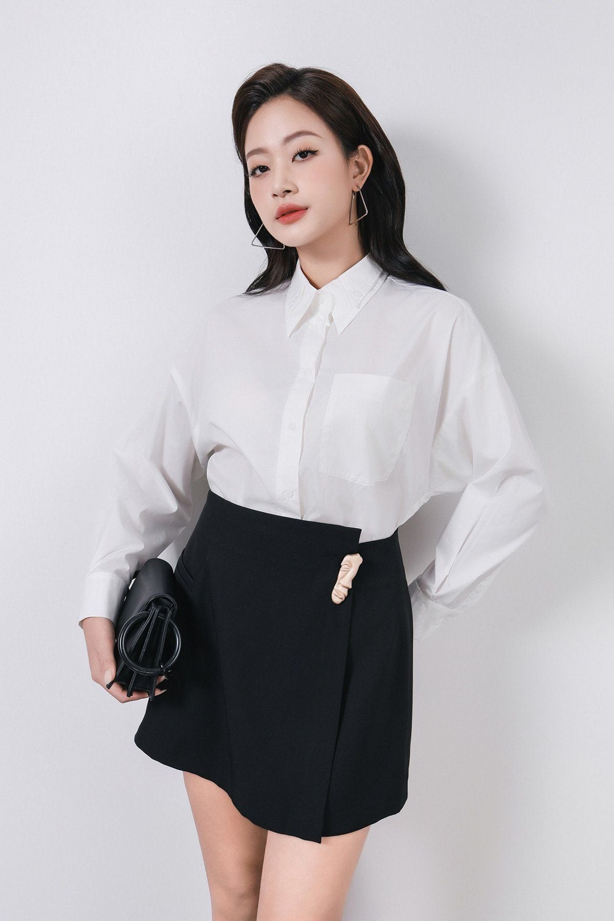 FQN3391 - Quần short vải thô dày dáng A eo phối vạt lệch giả váy tạo kiểu kèm phụ kiện kim loại thời trang - PANTIO