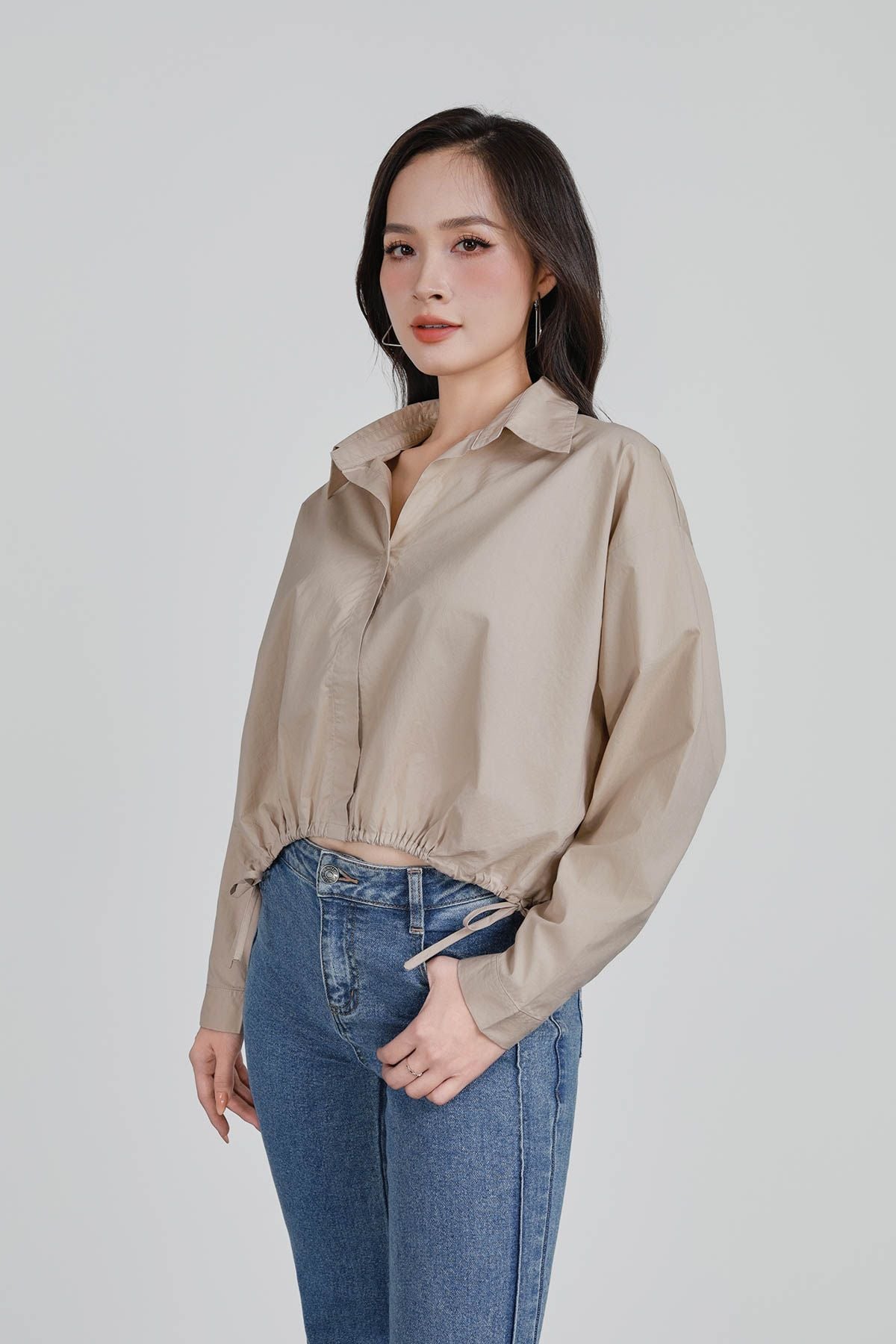 FAS53918 - Áo sơ mi công sở vải thô kate dáng suông cổ đức gấu áo bo chun phối dây nơ tạo kiểu - PANTIO