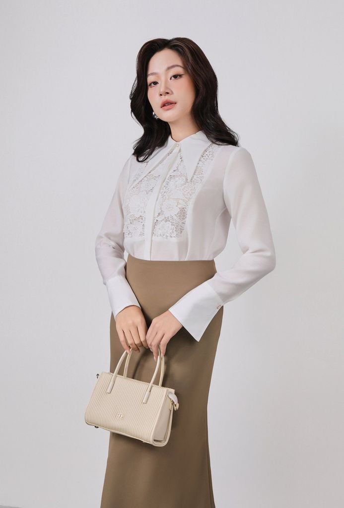 FAS53935 - Áo sơ mi công sở vải tơ dáng suông cổ đức tay măng sec thân áo phối ren cao cấp cài khuy trước - PANTIO