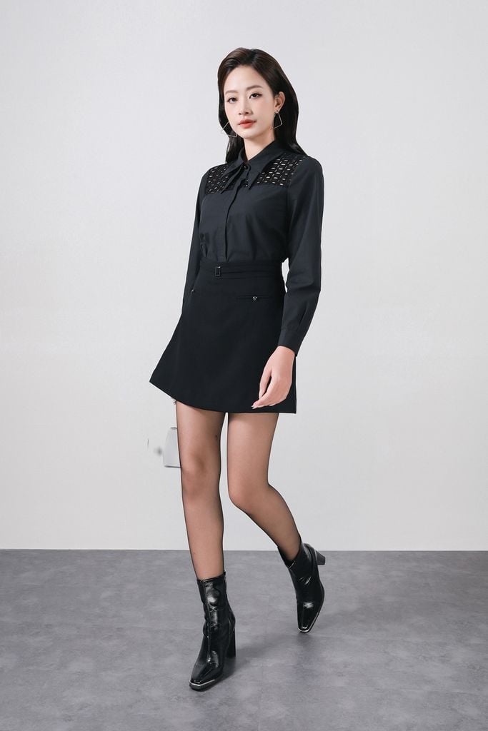 FJN3722 - Chân váy ngắn vải thô dày dáng A cạp phối phụ kiện kim loại khoá thân sau - PANTIO