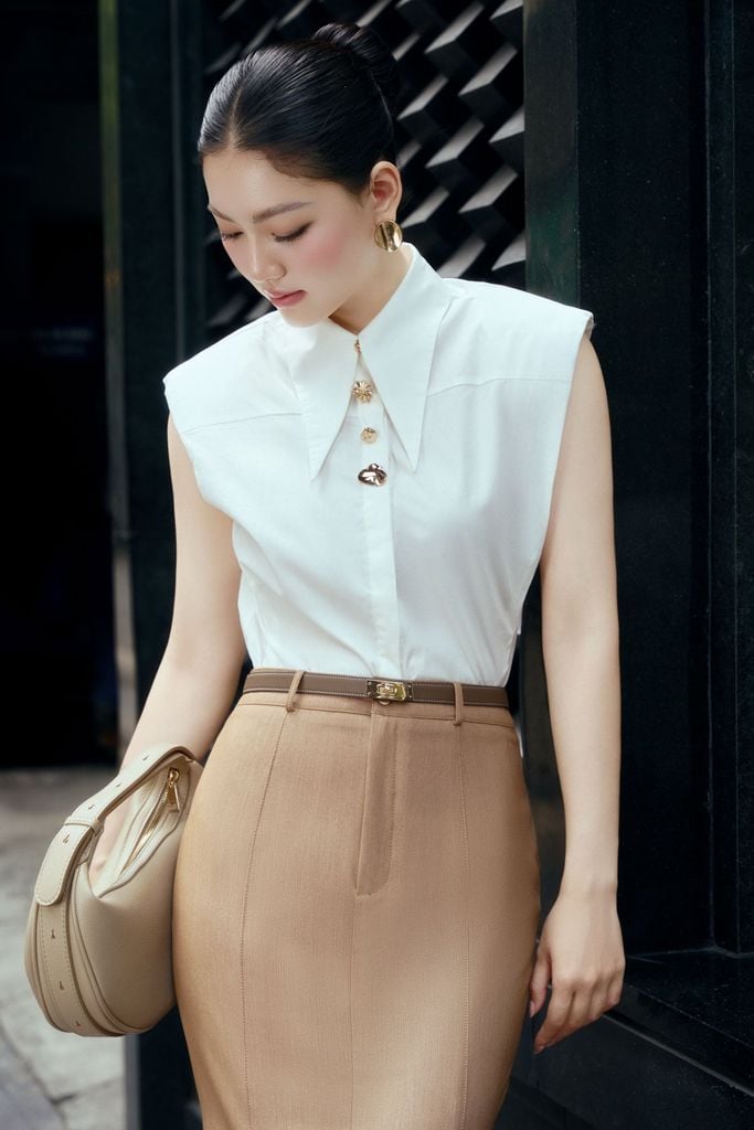 FAS54028 - Áo sơ mi công sở vải thô dáng suông cổ đức đính khuy đá kim loại tay chờm thời trang - PANTIO