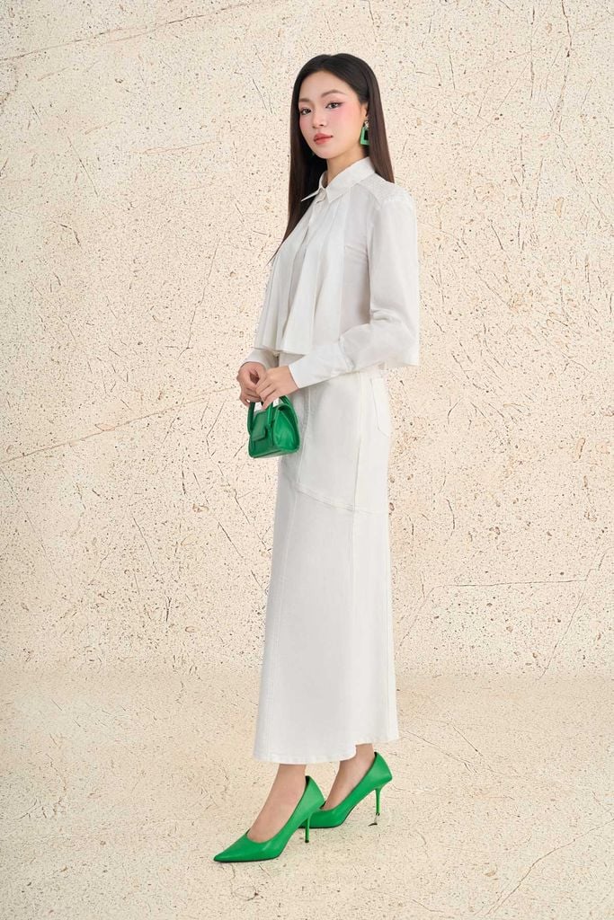 FAS54030 - Áo sơ mi công sở vải thô kate dáng ngắn cổ đức tay dài thân áo xếp ly cách điệu thời trang - PANTIO