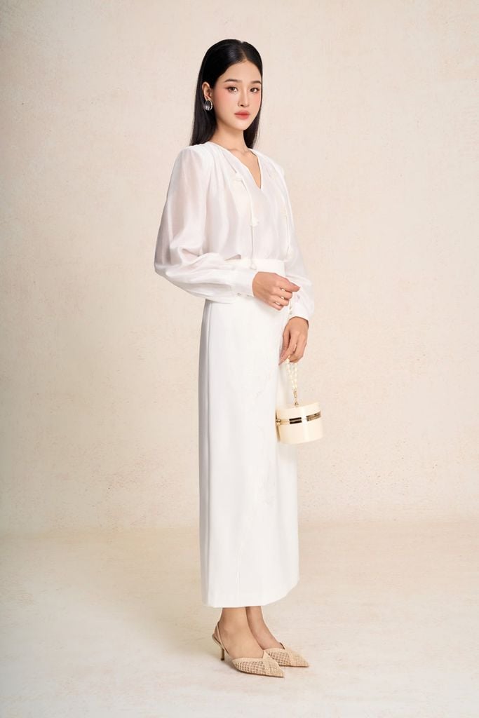 FAS54057 - Áo sơ mi công sở vải tơ dáng suông cổ V phối dây tạo kiểu - PANTIO