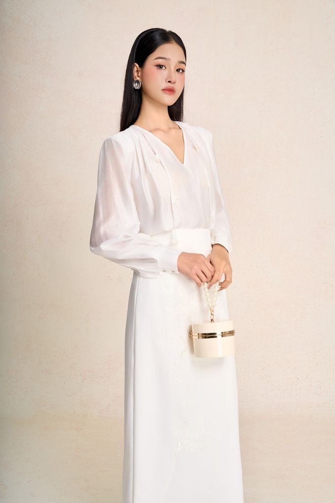 FAS54057 - Áo sơ mi công sở vải tơ dáng suông cổ V phối dây tạo kiểu - PANTIO