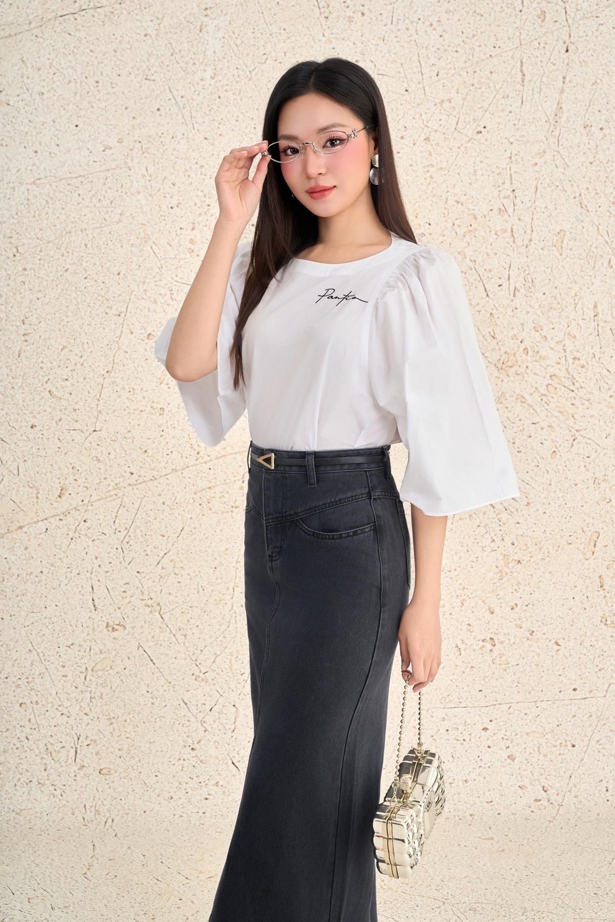 FAS54070 - Áo sơ mi công sở vải thô kate dáng suông cổ tròn tay lửng rộng thân áo in hoạ tiết thời trang - PANTIO