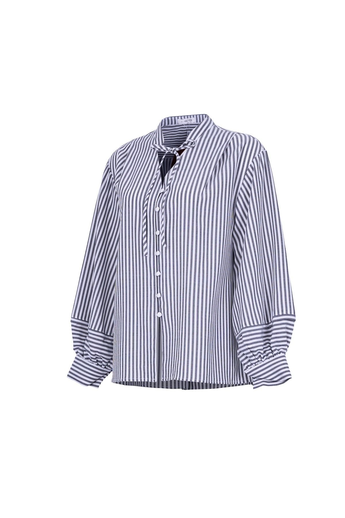 FAS54091 - Áo sơ mi công sở vải thô đũi dáng suông cổ xẻ V thắt dây nơ tay dài bồng nhẹ phối măng sec cài khuy trước - JAN.