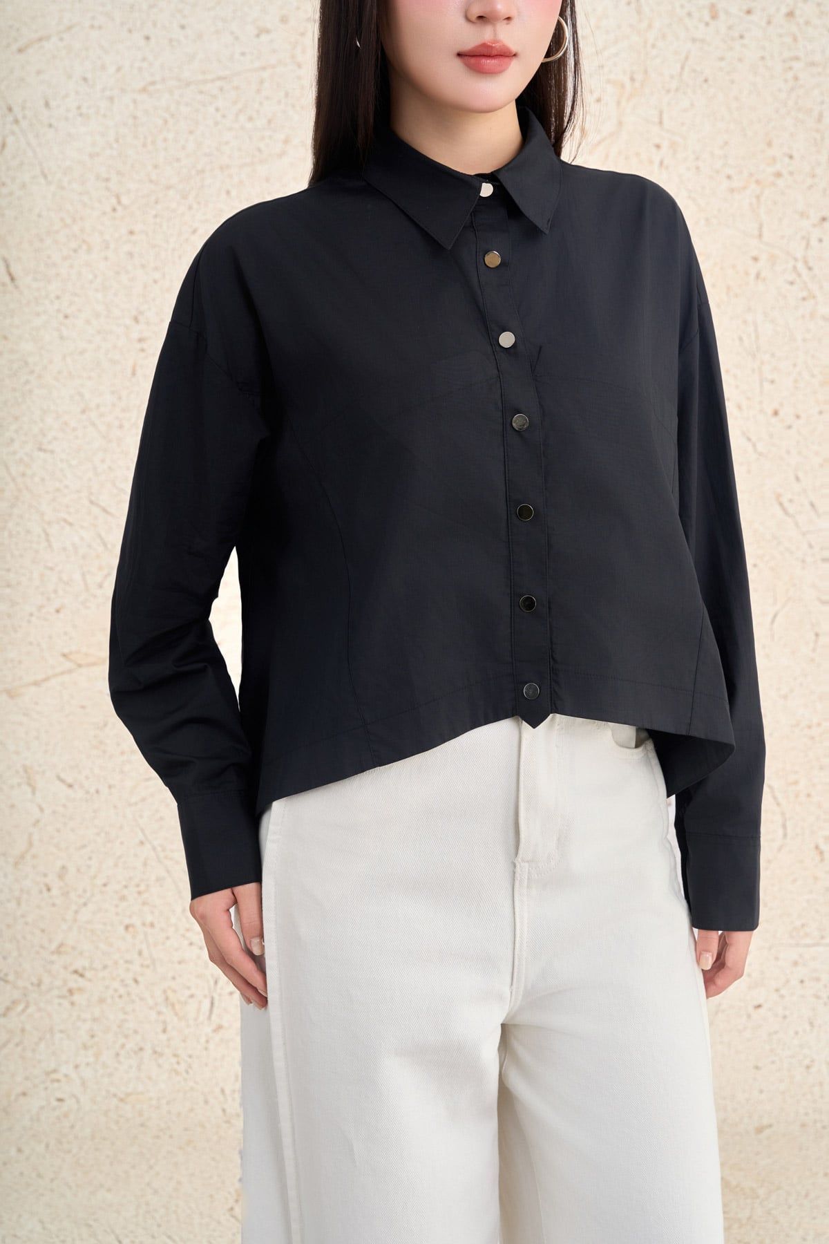 FAS54100 - Áo sơ mi công sở vải thô kate dáng suông cổ đức tay dài phối măng séc cài khuy trước - PANTIO