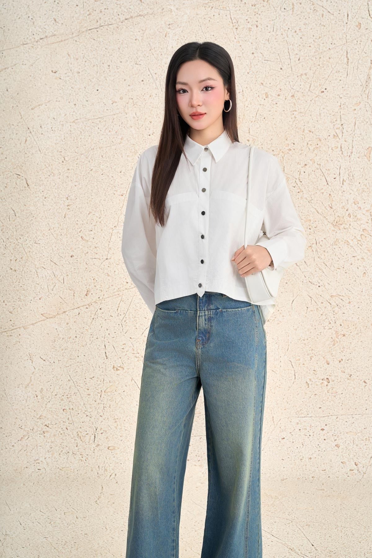 FAS54100 - Áo sơ mi công sở vải thô kate dáng suông cổ đức tay dài phối măng séc cài khuy trước - PANTIO