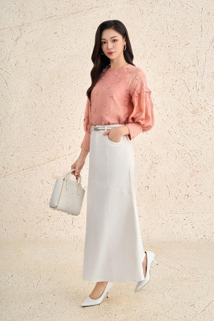 FAS54101 - Áo sơ mi công sở vải tơ đính hoa 3D tạo kiểu cổ tròn tay dài phối măng sec thời trang - PANTIO