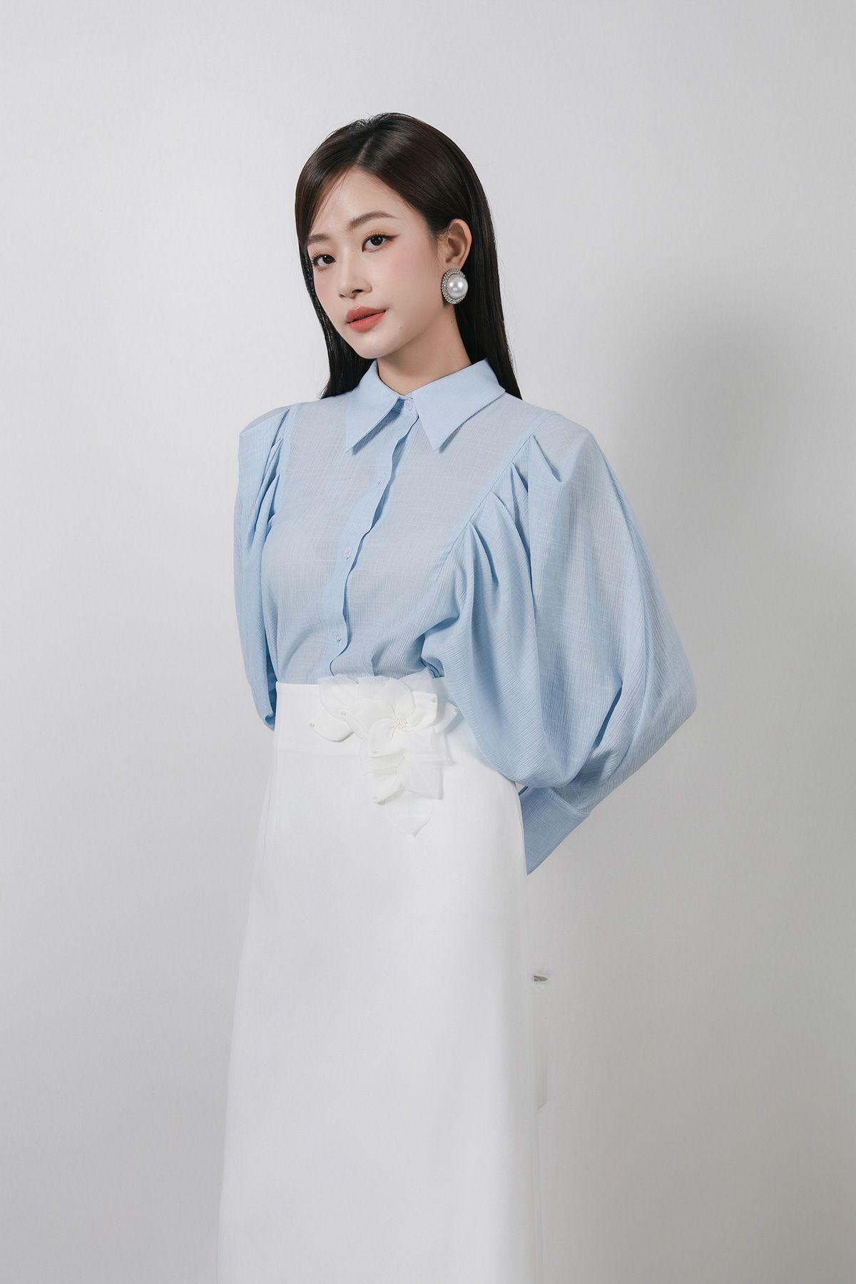 FJD51273 - Chân váy dài vải tuytsi dáng suông cạp cao hông đính hoa 3D thời trang khoá thân sau - PANTIO