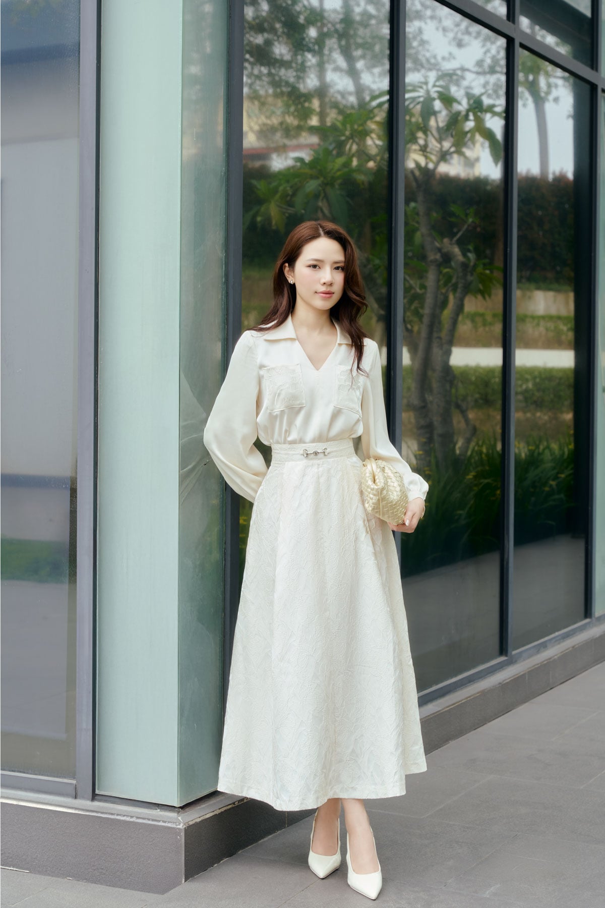 FAS54110 - Áo sơ mi công sở vải tơ dáng suông cổ bẻ tay dài ngực áo có túi thêu hoa 3D tạo kiểu - PANTIO