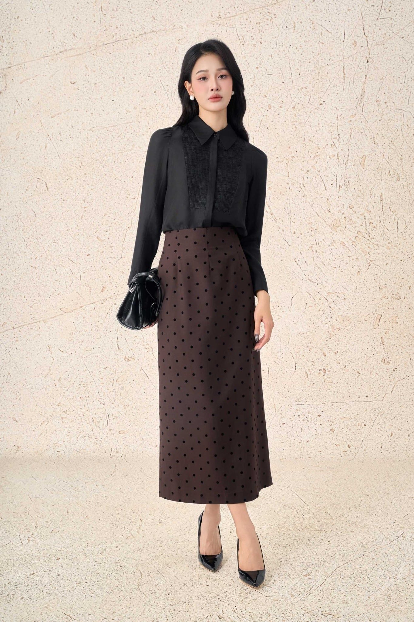 FAS73792 - Áo sơ mi công sở vải tơ dáng suông cổ đức tay dài thân áo phối ren lưới tạo kiểu cài khuy thân trước - PANTIO