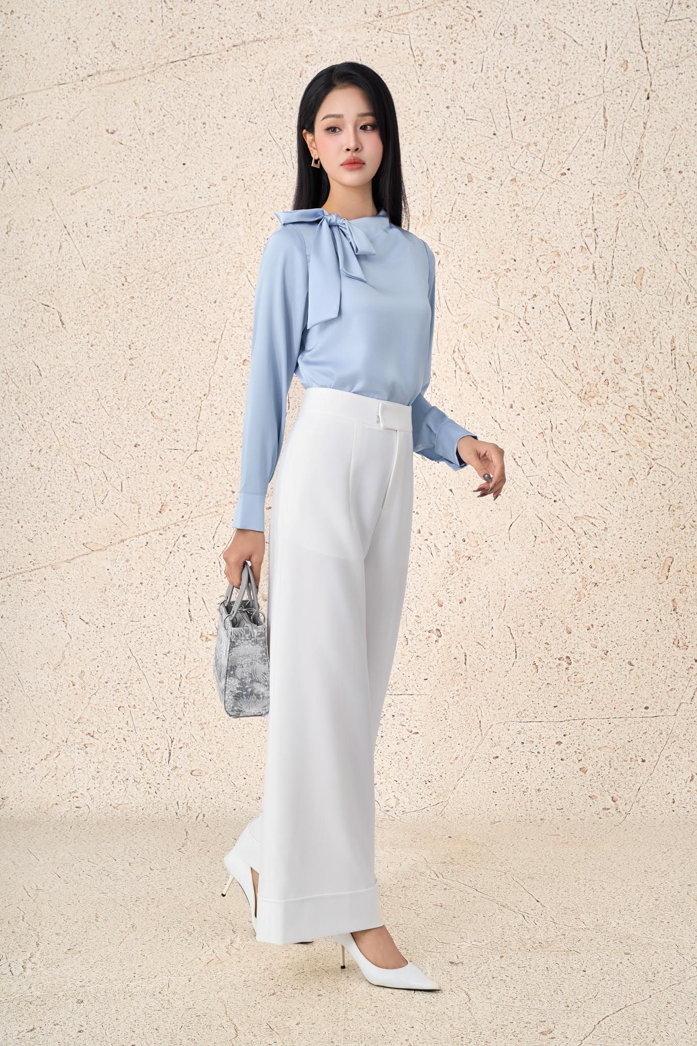 FAS73825 - Áo sơ mi công sở vải lụa satin dáng suông cổ kiểu thắt nơ tạo kiểu - PANTIO