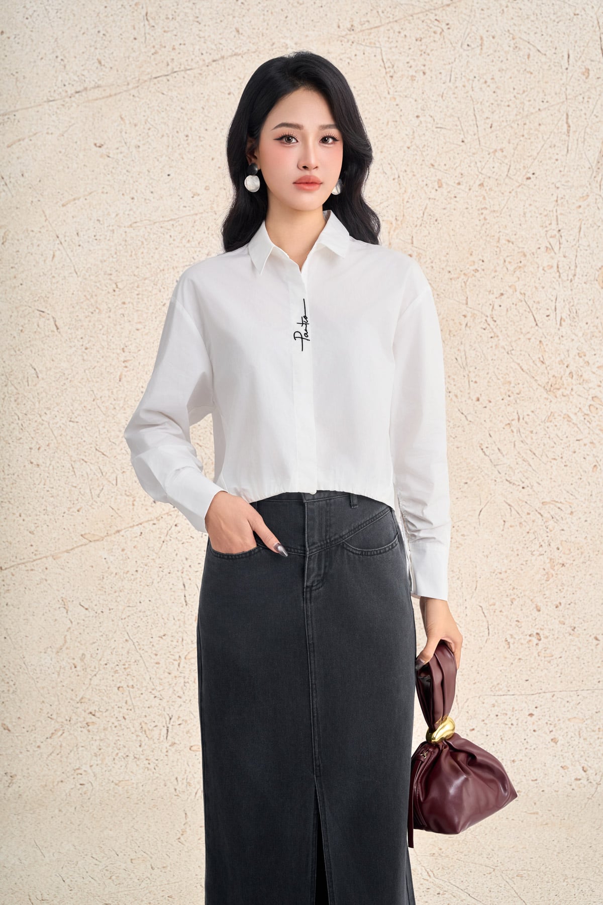 FAS74041 - Áo sơ mi công sở vải thô kate dáng suông cổ đức tay dài phối măng sec thân áo thêu hoạ tiết thời trang - PANTIO