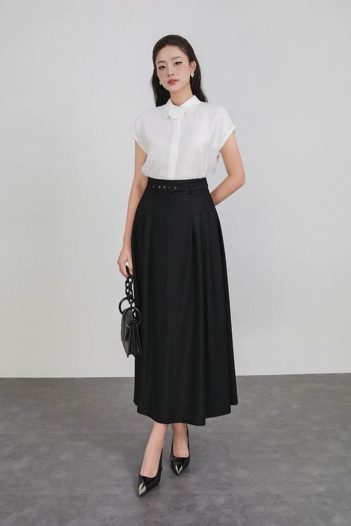 FAS74074 - Áo sơ mi công sở vải tơ dáng croptop cổ đức vai chờm gấu áo bo chun kèm hoa cài tạo kiểu cài khuy thân trước - PANTIO