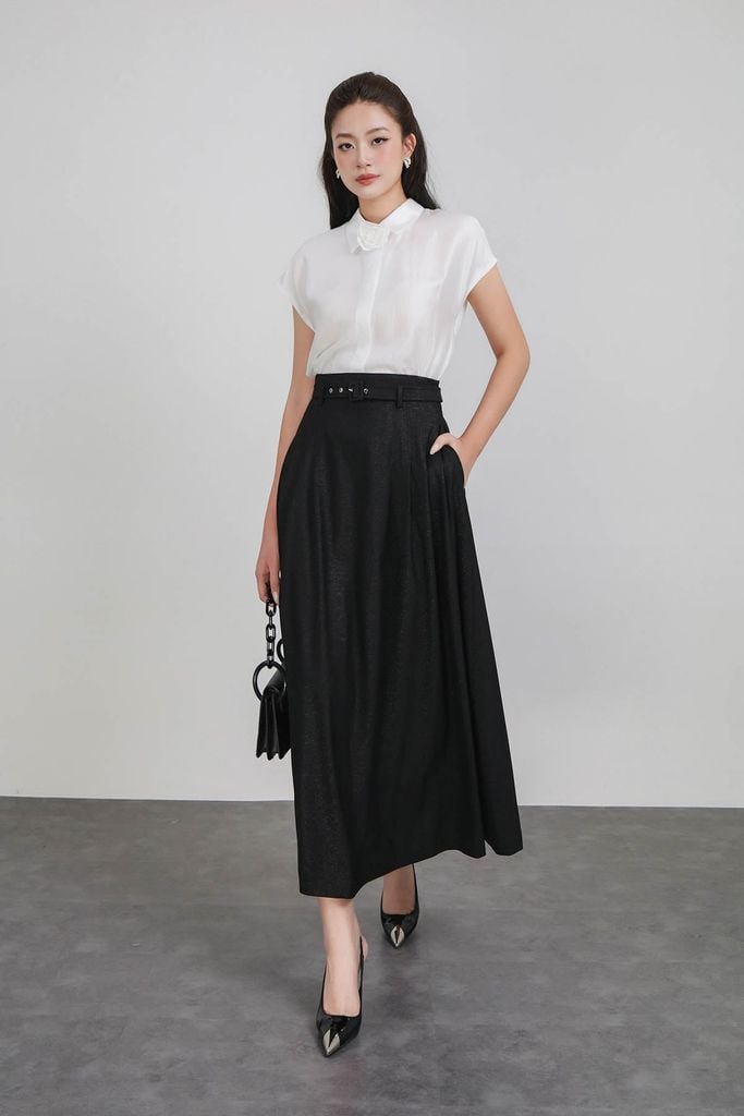 FAS74074 - Áo sơ mi công sở vải tơ dáng croptop cổ đức vai chờm gấu áo bo chun kèm hoa cài tạo kiểu cài khuy thân trước - PANTIO