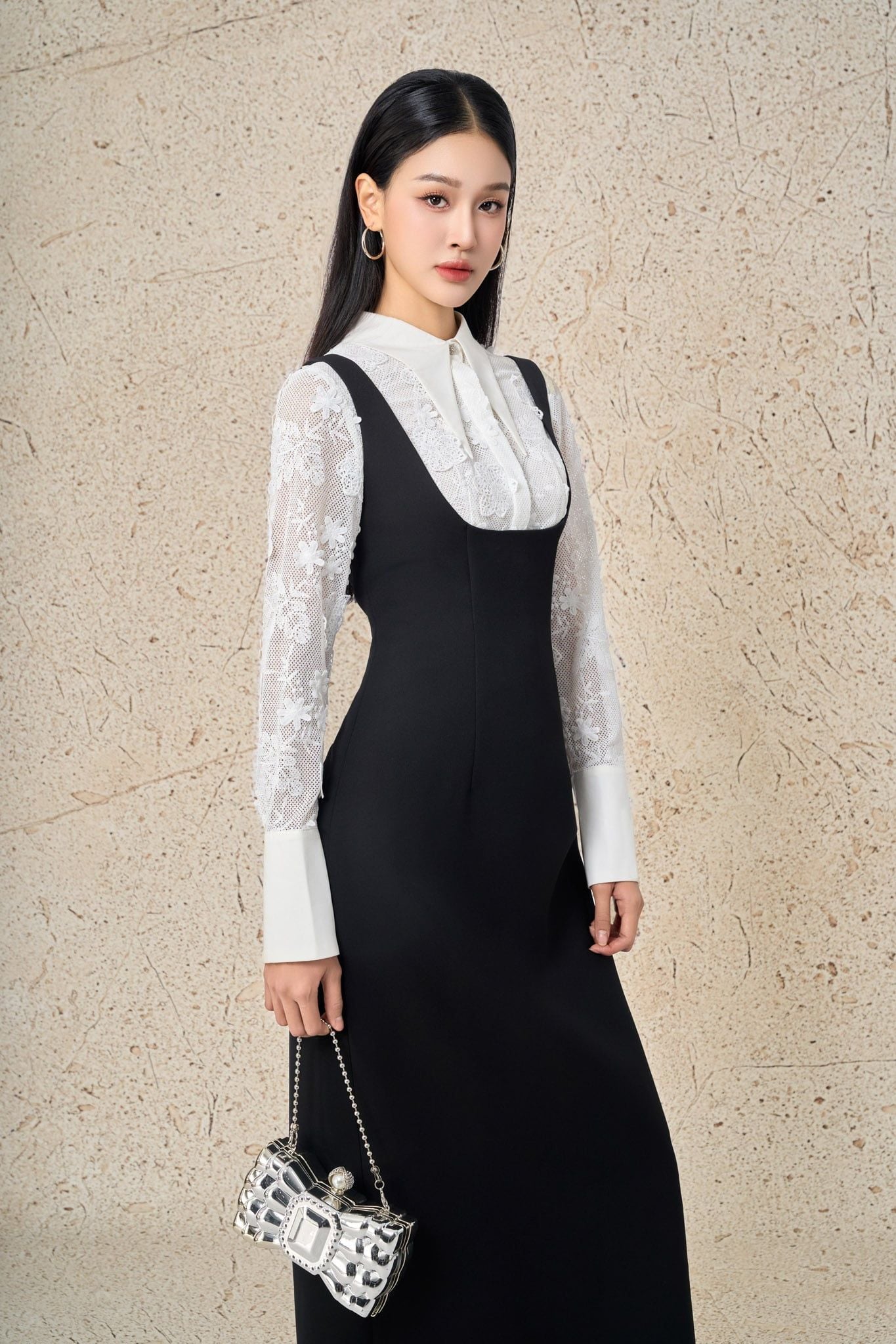 FAS74075 - Áo sơ mi công sở vải thô lụa dáng suông cổ đức vạt nhọn thân áo phối ren hoa tạo kiểu cài khuy thân trước - PANTIO