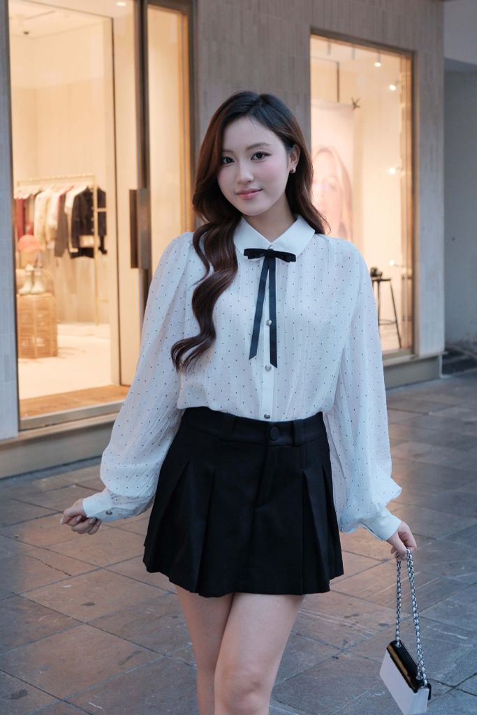 FAS74098 - Áo sơ mi công sở vải tơ dáng suông cổ bẻ đính nơ tạo kiểu tay dài phối măng sec - JAN.