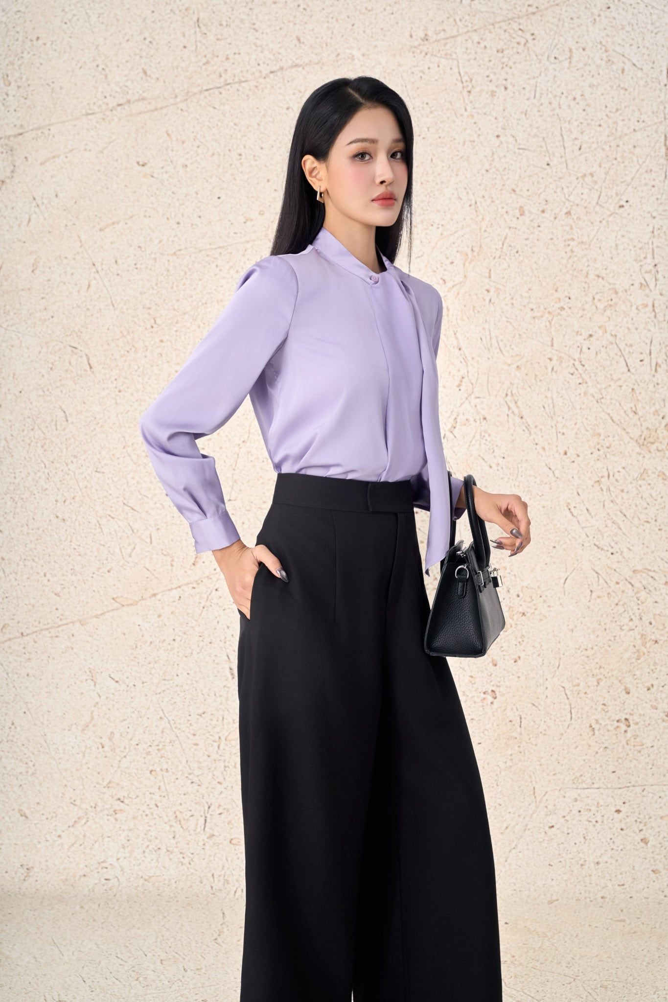 FAS94096 - Áo sơ mi công sở vải lụa satin dáng suông cổ tròn thắt vạt tạo kiểu tay dài phối măng séc - PANTIO