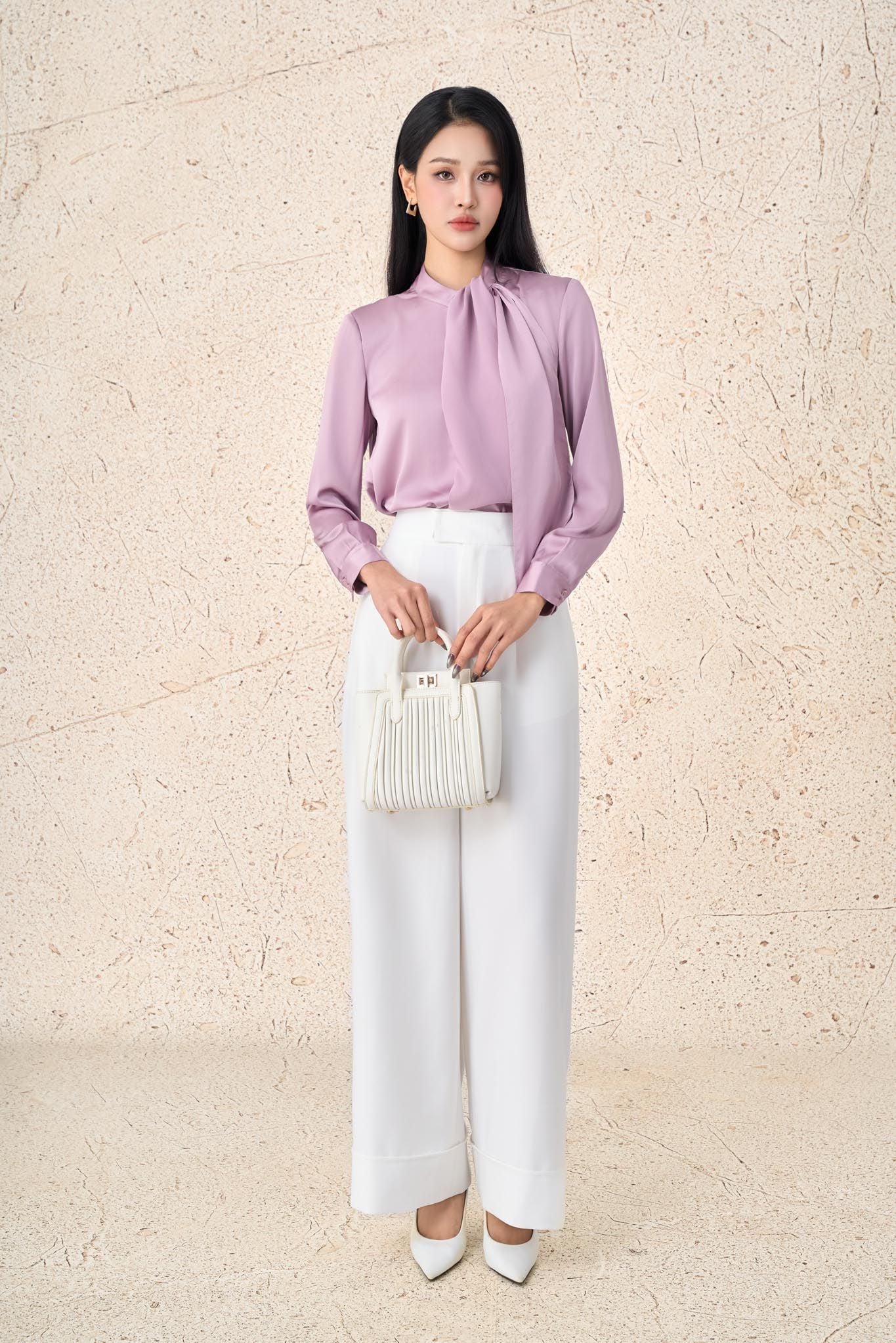 FAS94096 - Áo sơ mi công sở vải lụa satin dáng suông cổ tròn thắt vạt tạo kiểu tay dài phối măng séc - PANTIO