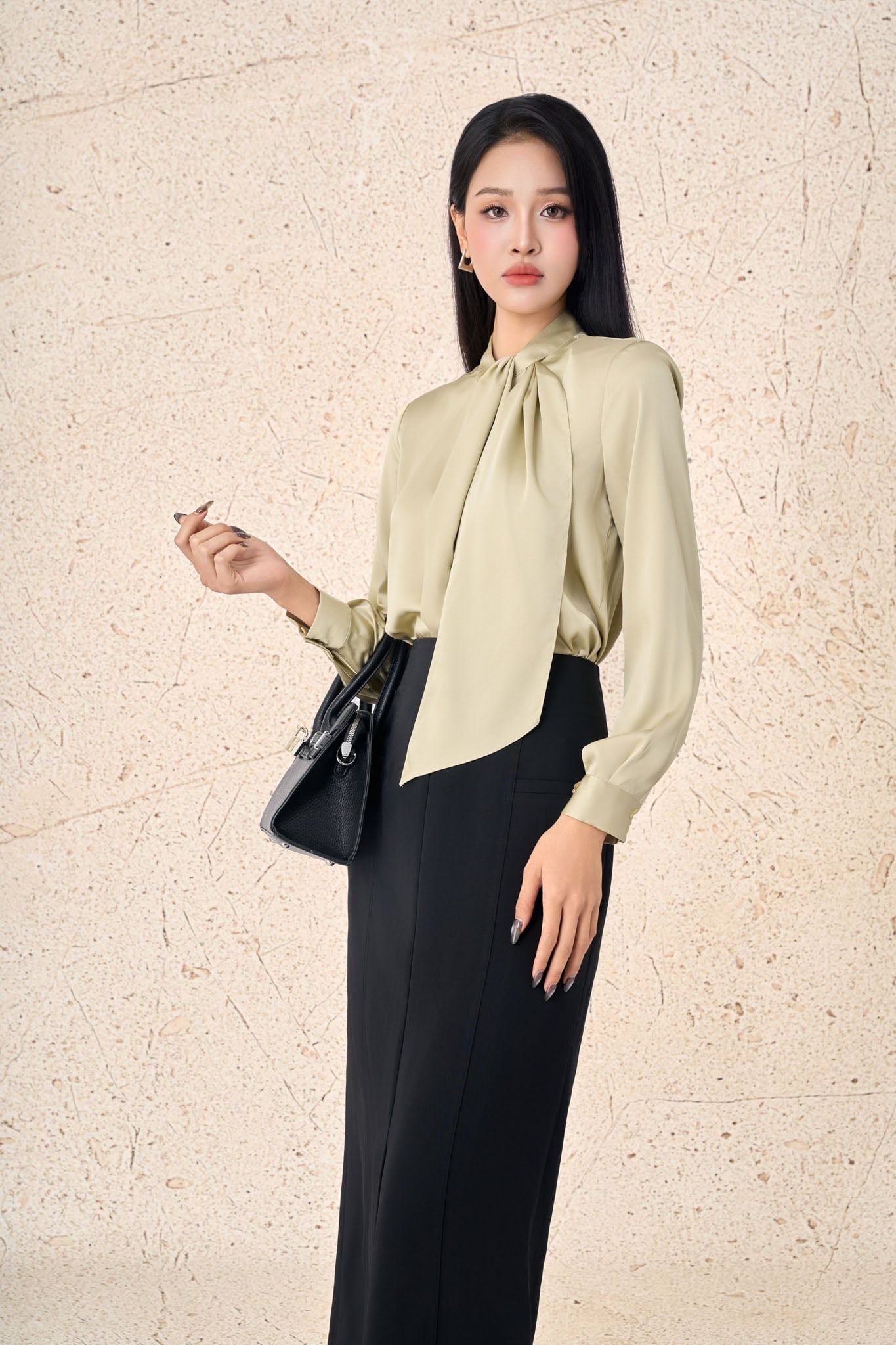 FAS94096 - Áo sơ mi công sở vải lụa satin dáng suông cổ tròn thắt vạt tạo kiểu tay dài phối măng séc - PANTIO