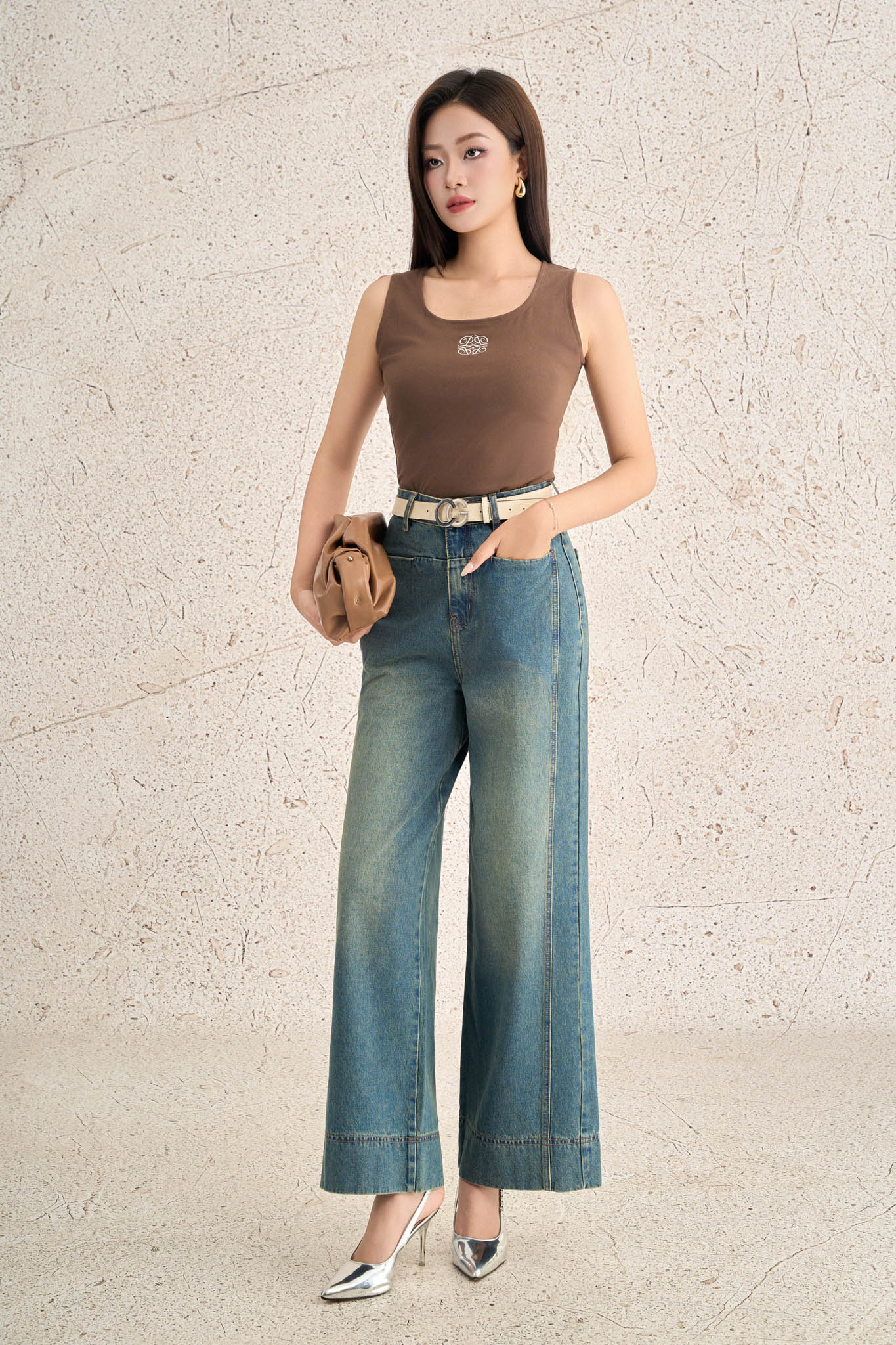 FAT5559 - Áo thun dệt kim vải len dáng ôm không tay cổ vuông thêu hoạ tiết thời trang - PANTIO