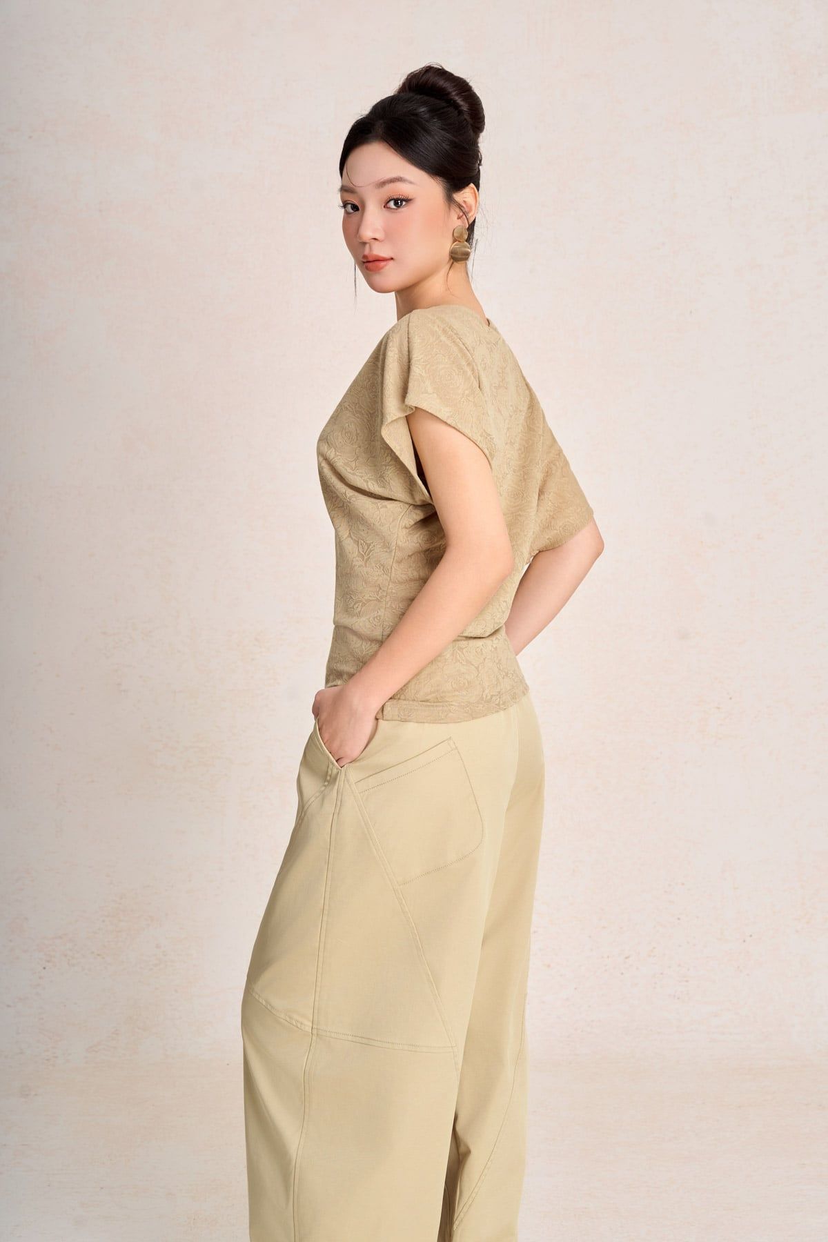 FQD51180 - Quần dài dạo phố vải kaki dáng bomber ống rộng cạp chun co giãn - PANTIO