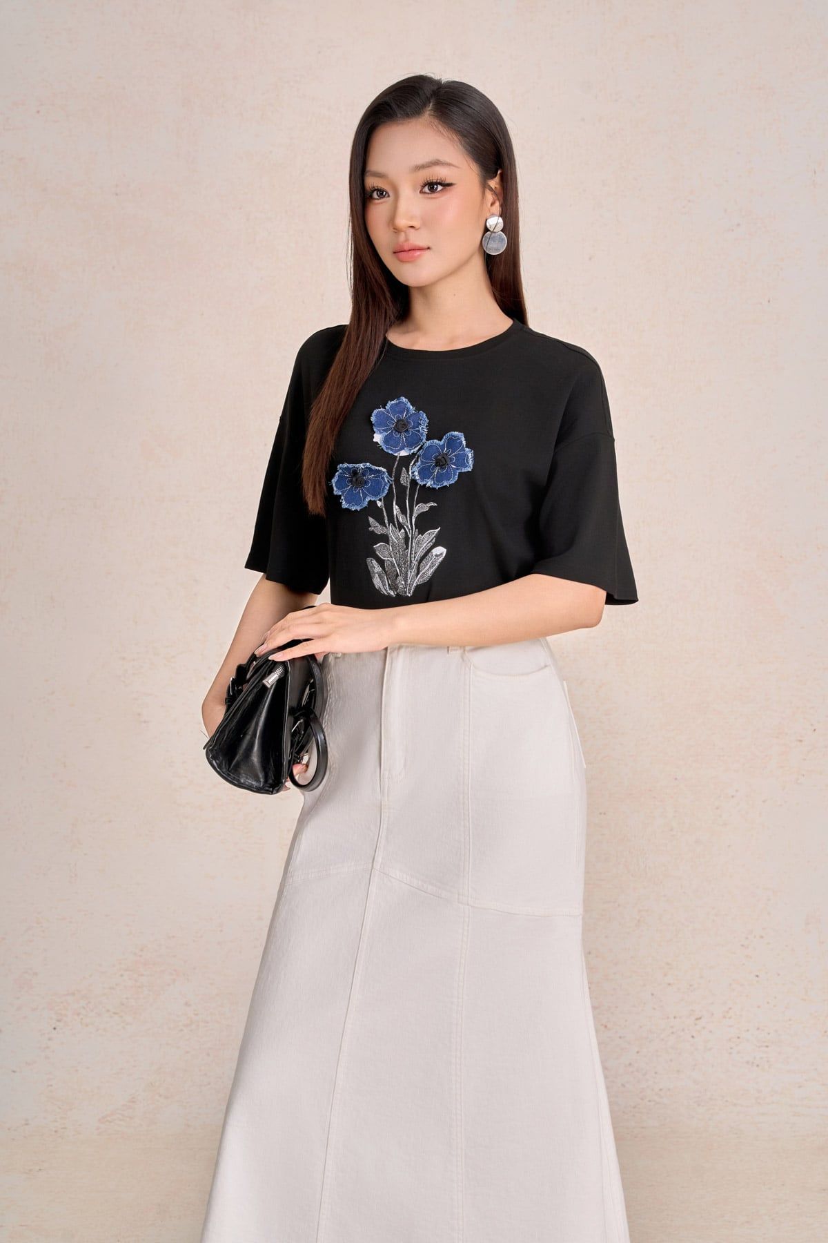 FAT3622 - Áo thun dệt kim sáng suông cổ tròn tay lỡ thân áo thêu hoạ tiết thời trang - PANTIO