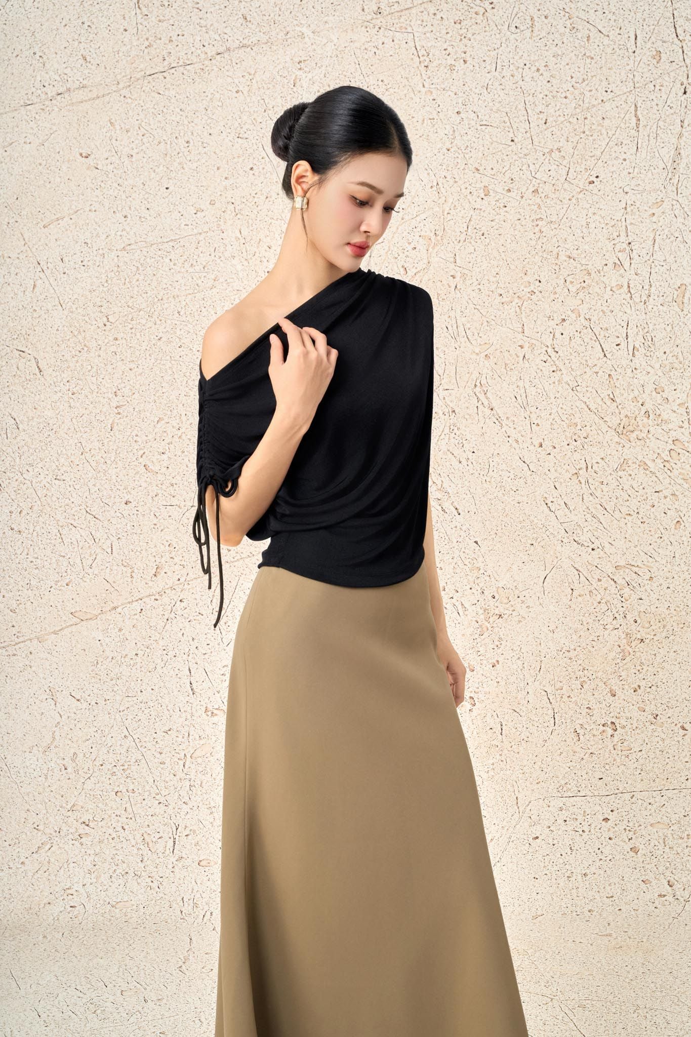 FAT7564 - Áo thun vải len cao cấp cổ kiểu lệch vai áo phối dây rút tạo kiểu eo nhún thời trang - PANTIO