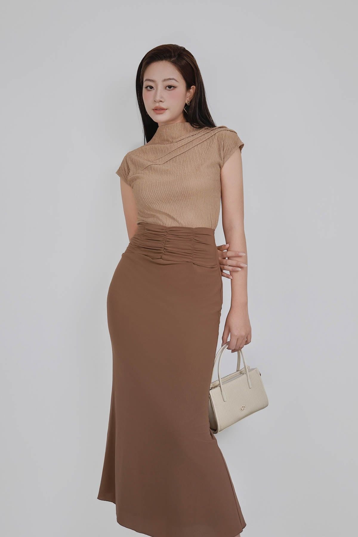 FAT7590 - Áo thun dệt kim vải len nhăn dáng suông cổ cao tay chờm vai áo phối nếp ly tạo kiểu - PANTIO