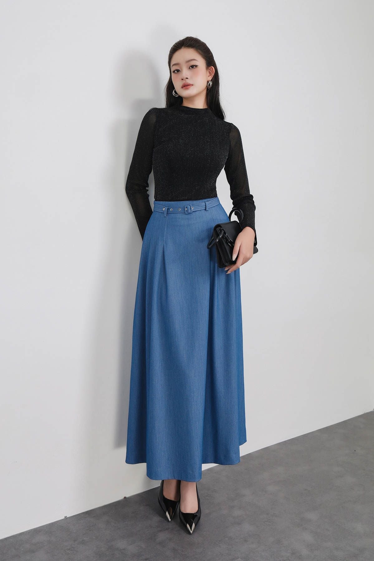 FJD51320 - Chân váy dài công sở vải demin dáng suông cạp phối dây lưng thân váy xếp ly bung tạo kiểu khoá thân sau - PANTIO