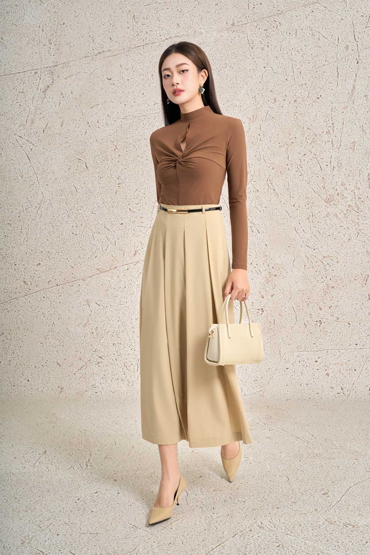 FAT9522 - Áo thun dệt kim vải len dáng ôm dài tay cổ tròn ngực áo nhún xẻ tạo kiểu - PANTIO