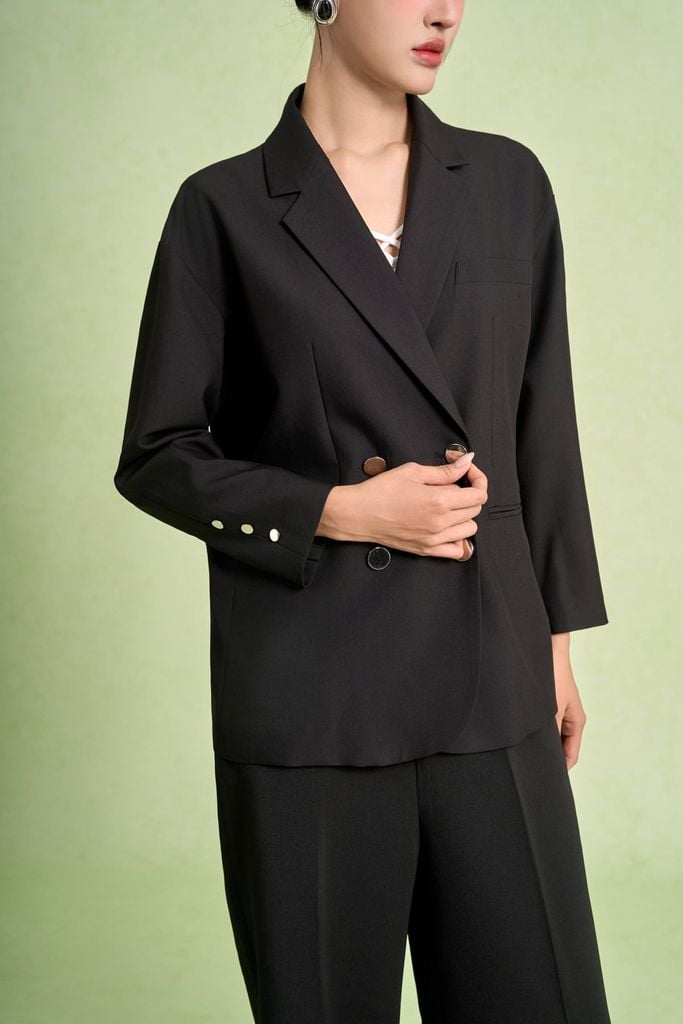 FAV51000 - Áo vest công sở vải tuytsi dáng suông cổ gai ve tay dài thân áo có khuy kim loại tạo kiểu - PANTIO